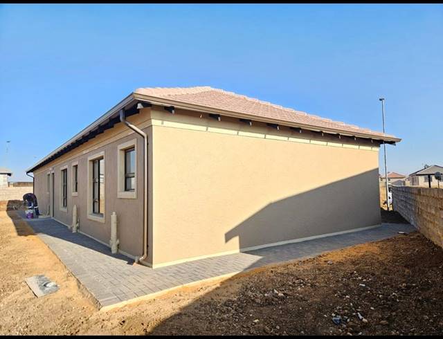 3 BEDROOM HOUSE FOR SALE IN WINDMILL PARK
